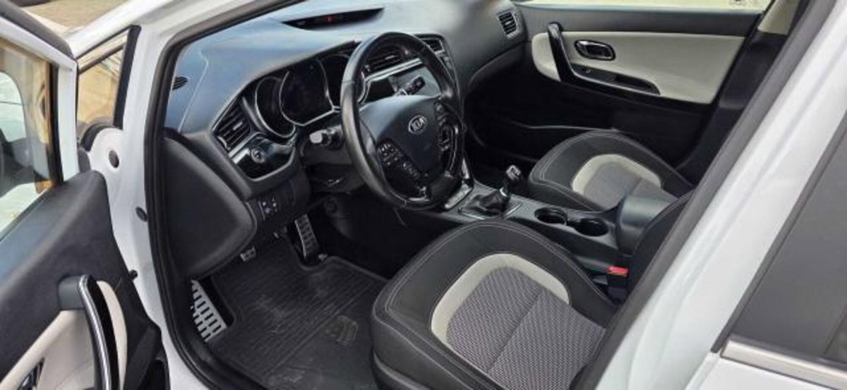 Kia cee'd Sport Wagon 1.6 CRDi 110 CV SW Cool (4)
