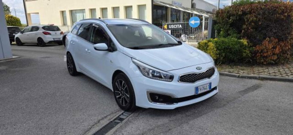 Kia cee'd Sport Wagon 1.6 CRDi 110 CV SW Cool (5)