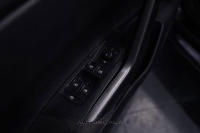 Volkswagen Polo 1.0 tsi Life 95cv (10)