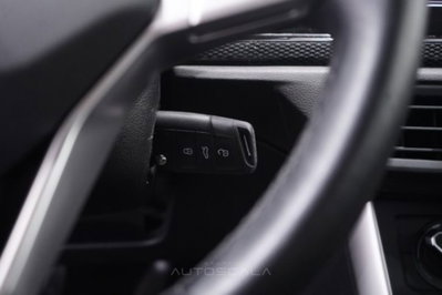 Volkswagen Polo 1.0 tsi Life 95cv (17)