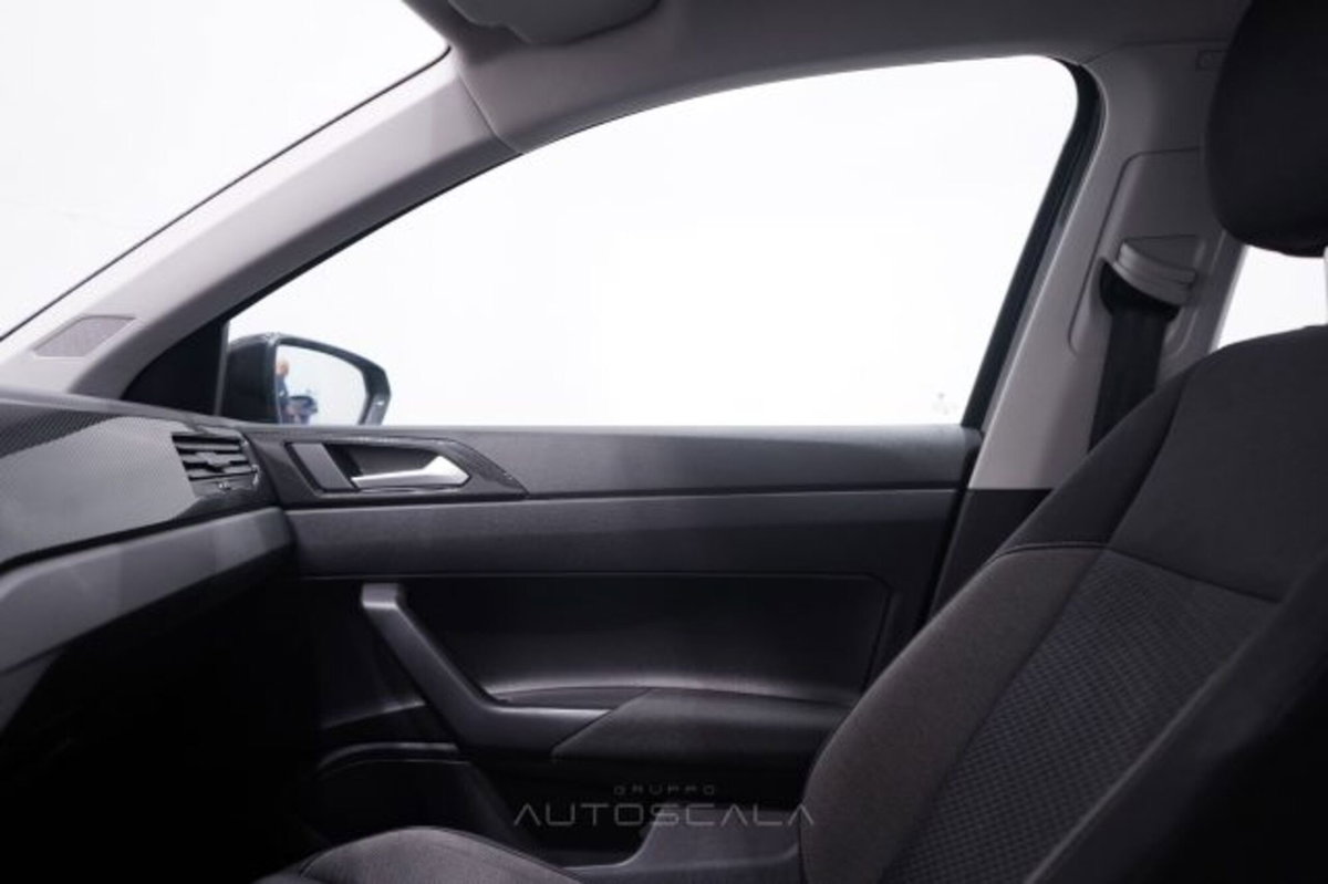 Volkswagen Polo 1.0 tsi Life 95cv (19)