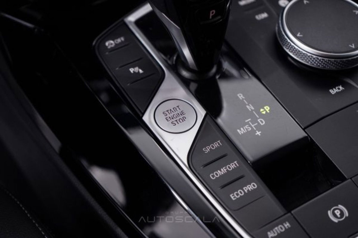 BMW X3 sDrive18d 48V xLine (19)