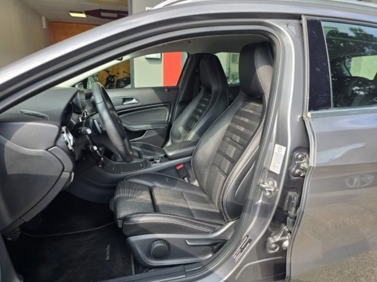 Mercedes-Benz GLA SUV 200 d Executive (19)