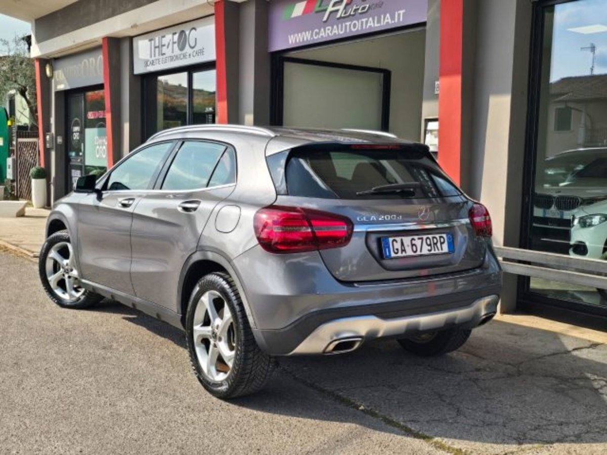 Mercedes-Benz GLA SUV 200 d Executive (8)