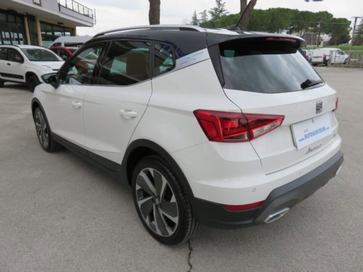 SEAT Arona 1.0 TGI FR (4)