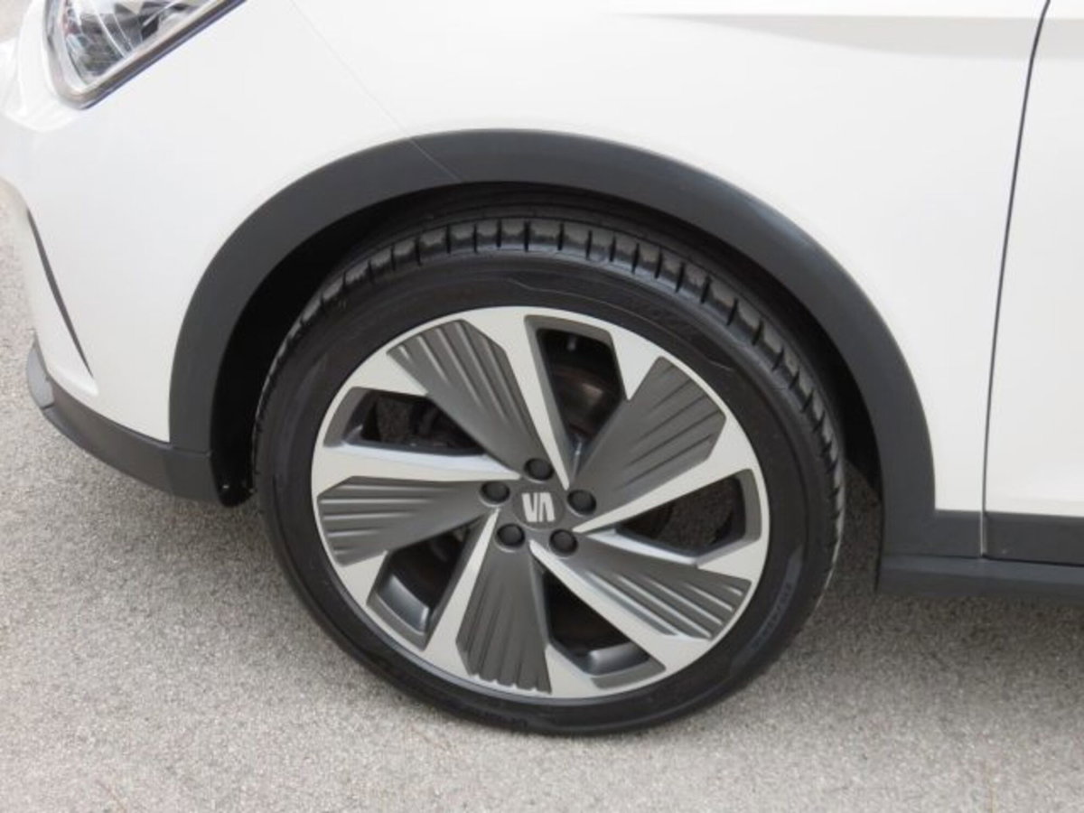 SEAT Arona 1.0 TGI FR (5)