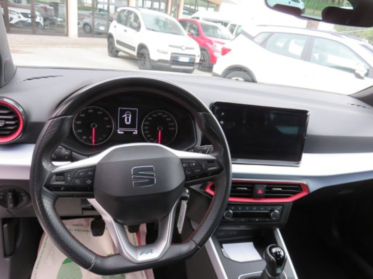 SEAT Arona 1.0 TGI FR (8)