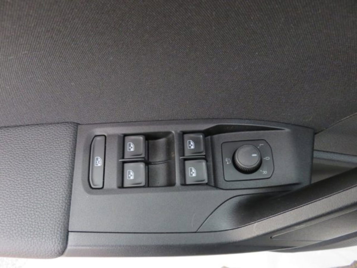 SEAT Arona 1.0 TGI FR (9)