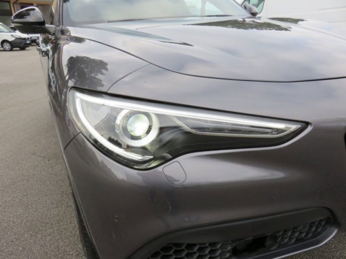 Alfa Romeo Stelvio Stelvio 2.0 Turbo 280 CV AT8 Q4 Veloce (18)