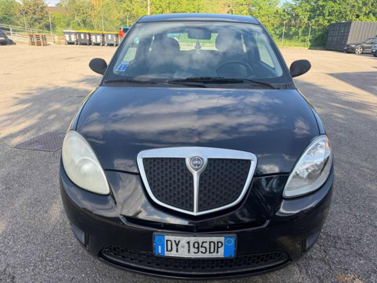 Lancia Ypsilon 1.4 Platino Ecochic GPL (9)