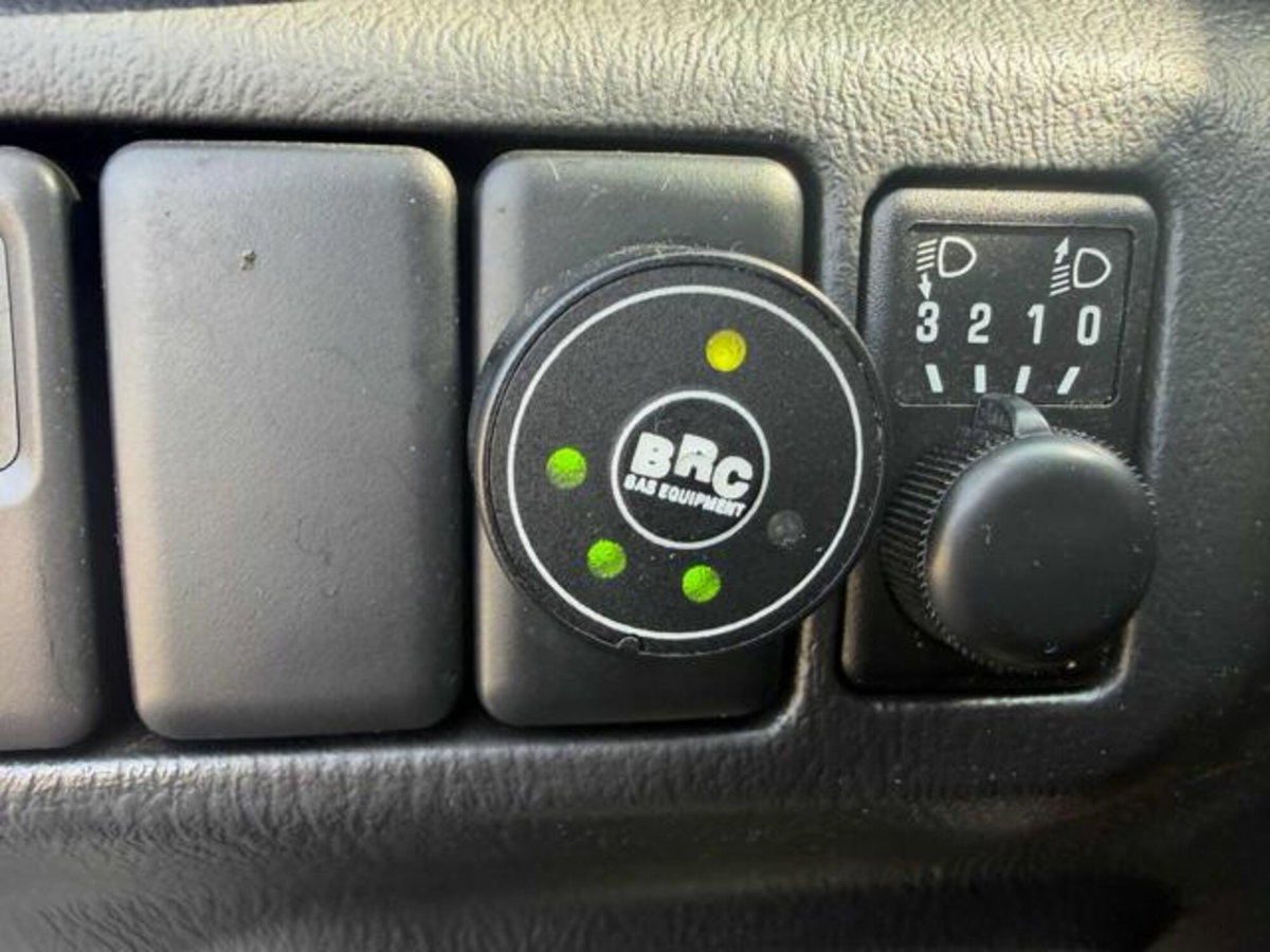 Subaru Impreza Station Wagon 1.5R 16V cat Sport Wagon AT (2)