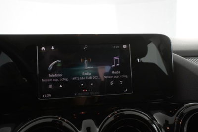 Mercedes-Benz CLA Shooting Brake 200 d Automatic Shooting Brake Business (17)
