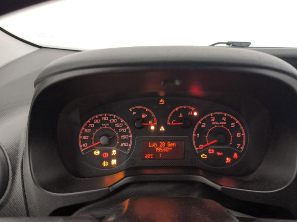 Fiat Fiorino Furgone cargo 1.3 mjt 95cv SX E6d-temp (12)