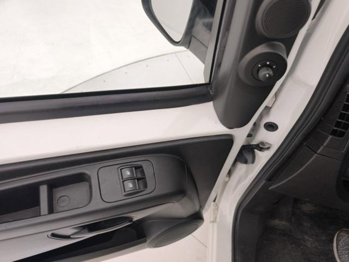Fiat Fiorino Furgone cargo 1.3 mjt 95cv SX E6d-temp (13)