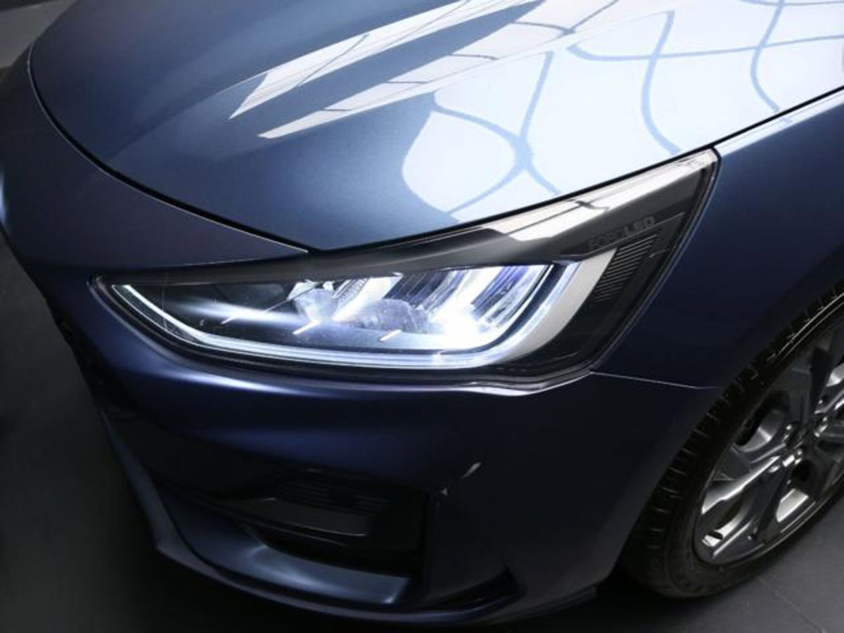 Ford Focus Station Wagon 1.0 EcoBoost Hybrid 125 CV SW ST-Line (10)