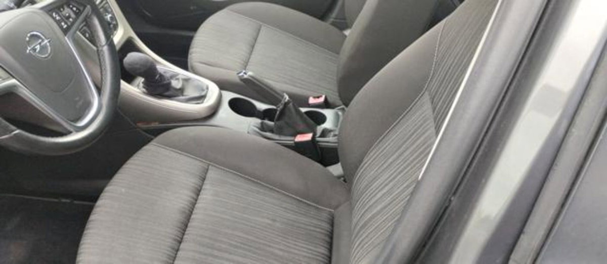 Opel Astra 1.6 115CV 5 porte Cosmo (6)