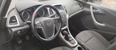 Opel Astra 1.6 115CV 5 porte Cosmo (7)