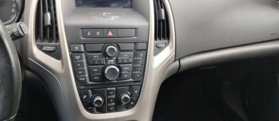Opel Astra 1.6 115CV 5 porte Cosmo (9)