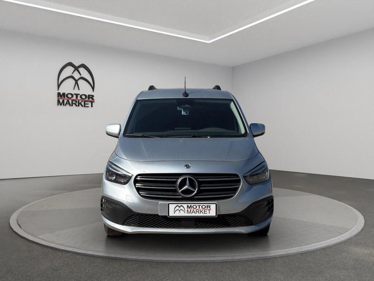 Mercedes-Benz Classe T T Long 180d Premium auto (2)