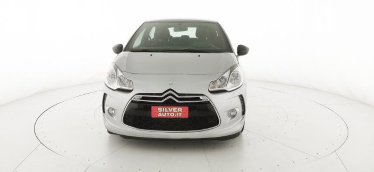 Ds DS 3 Coupé DS 3 1.4 HDi 70 Chic QR (2)