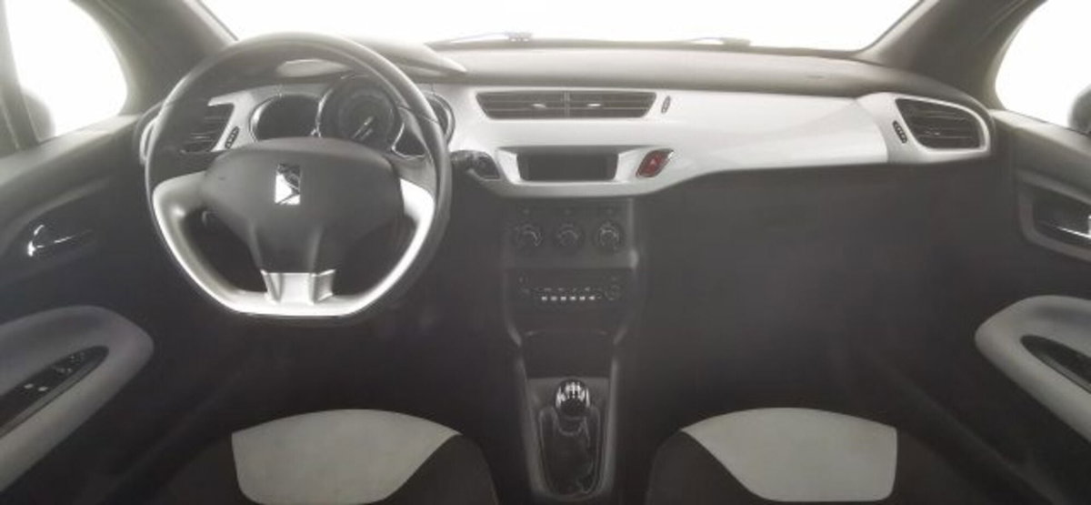 Ds DS 3 Coupé DS 3 1.4 HDi 70 Chic QR (9)