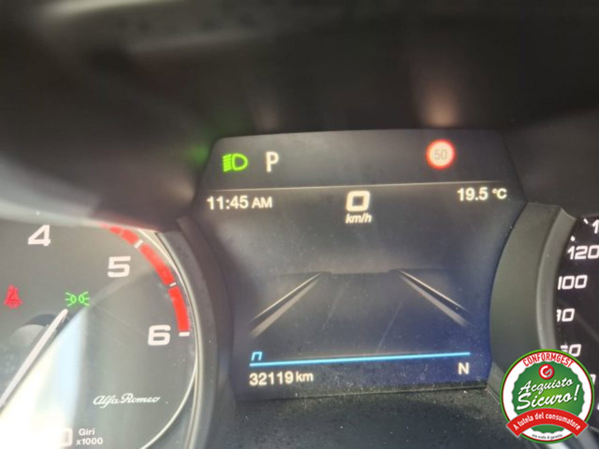 Alfa Romeo Stelvio Stelvio 2.2 Turbodiesel 210 CV AT8 Q4 Veloce (14)
