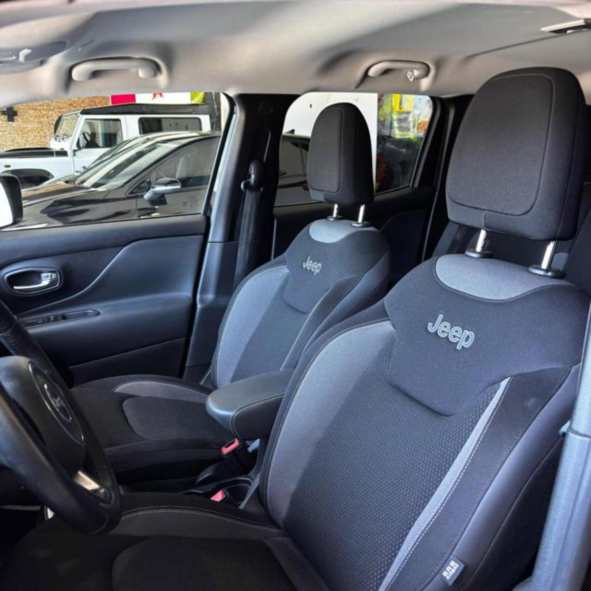 Jeep Renegade 1.5 Turbo T4 MHEV Limited (11)