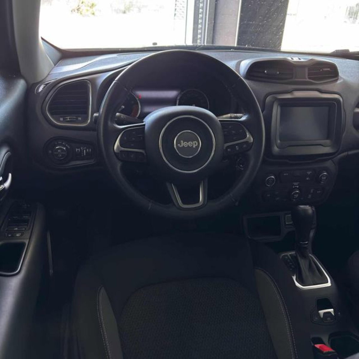 Jeep Renegade 1.5 Turbo T4 MHEV Limited (9)
