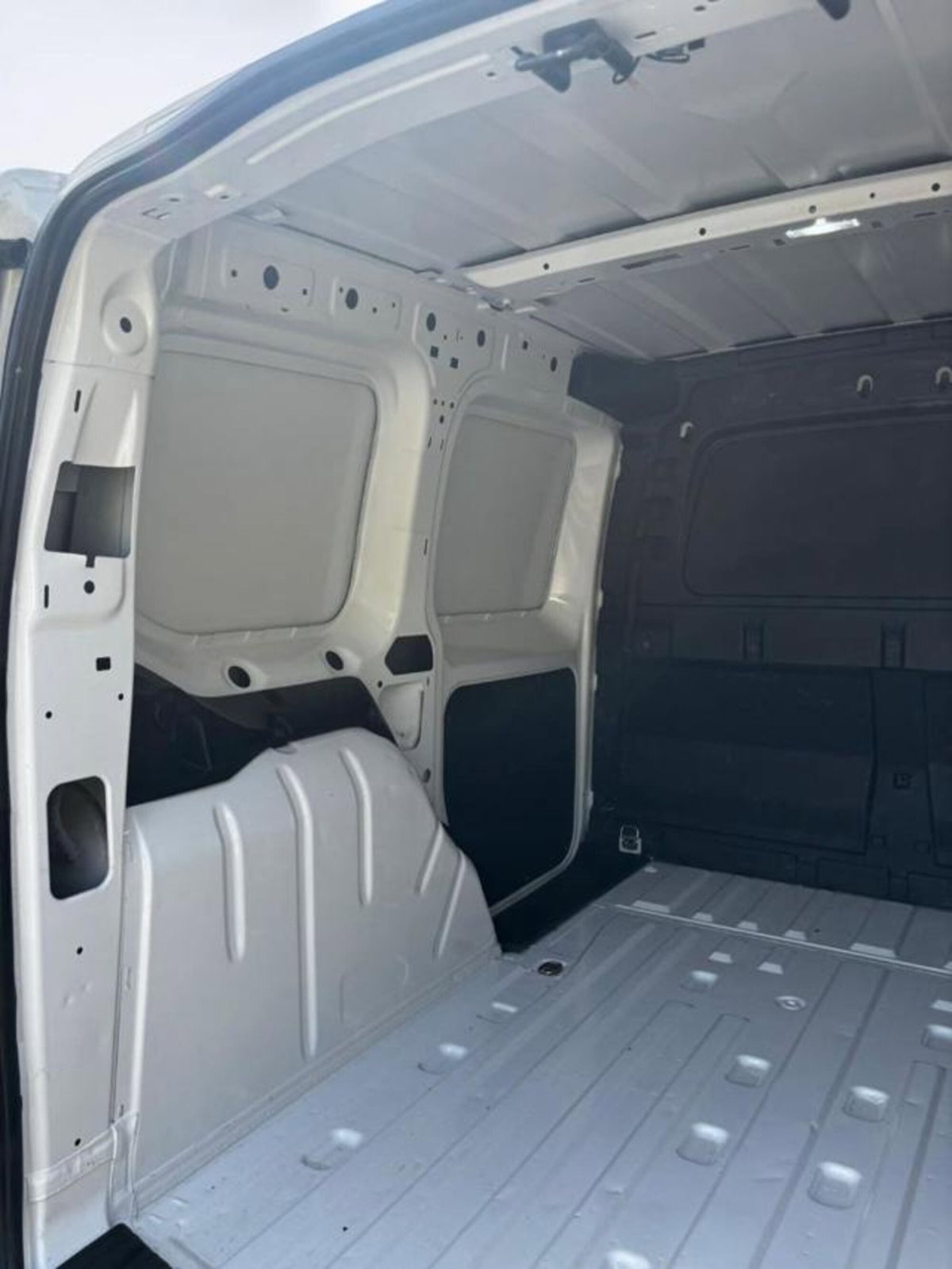 Volkswagen Veicoli Commerciali Caddy 2.0 TDI Kombi Business (13)