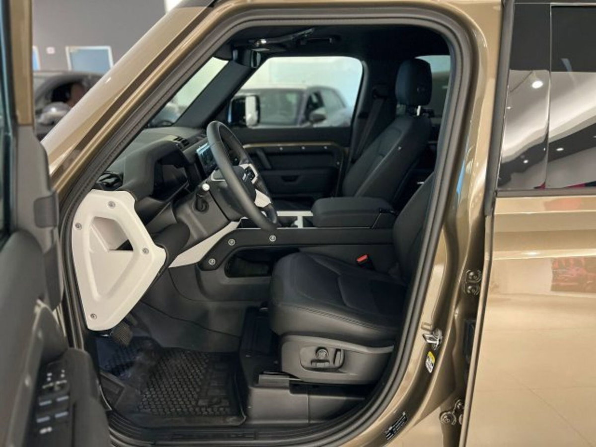 Land Rover Defender 110 3.0d i6 mhev X-Dynamic SE awd 200cv auto (10)