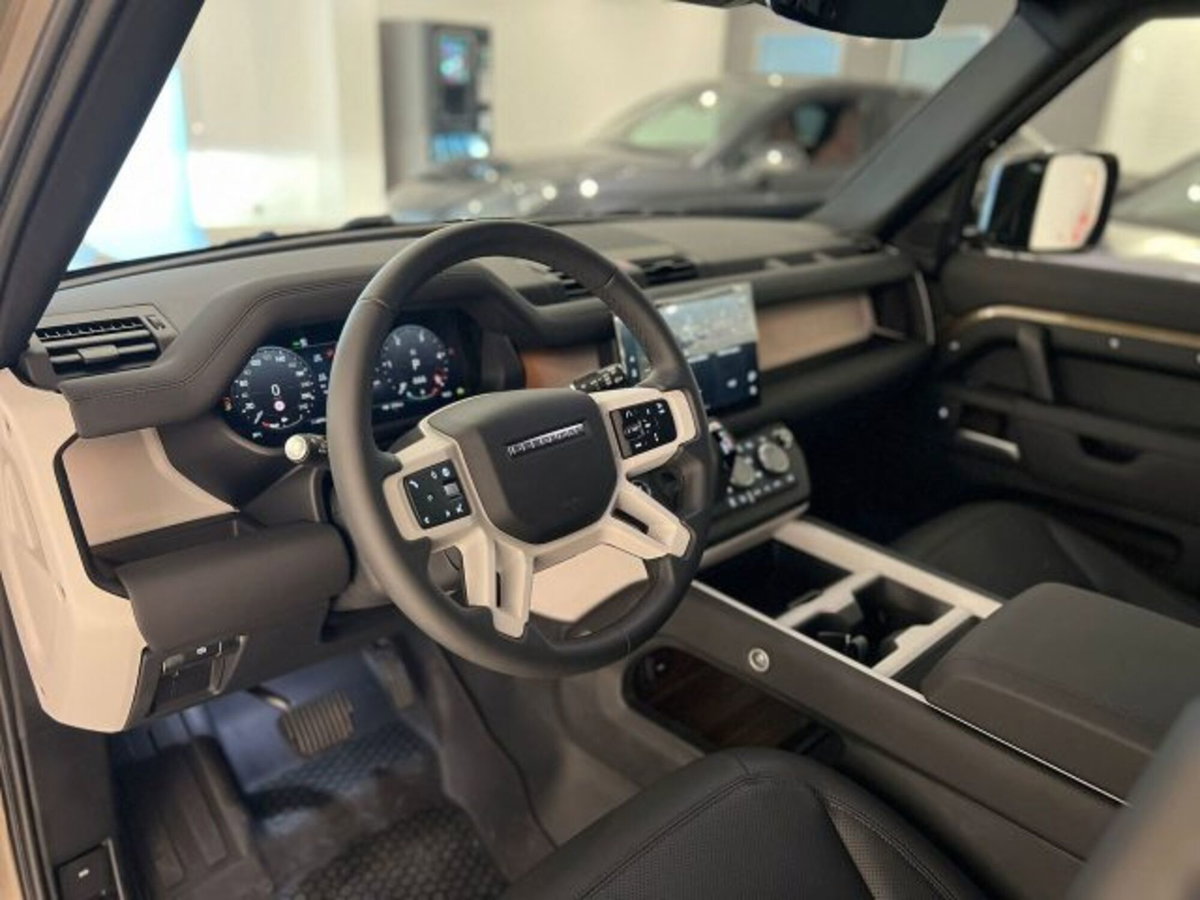 Land Rover Defender 110 3.0d i6 mhev X-Dynamic SE awd 200cv auto (12)