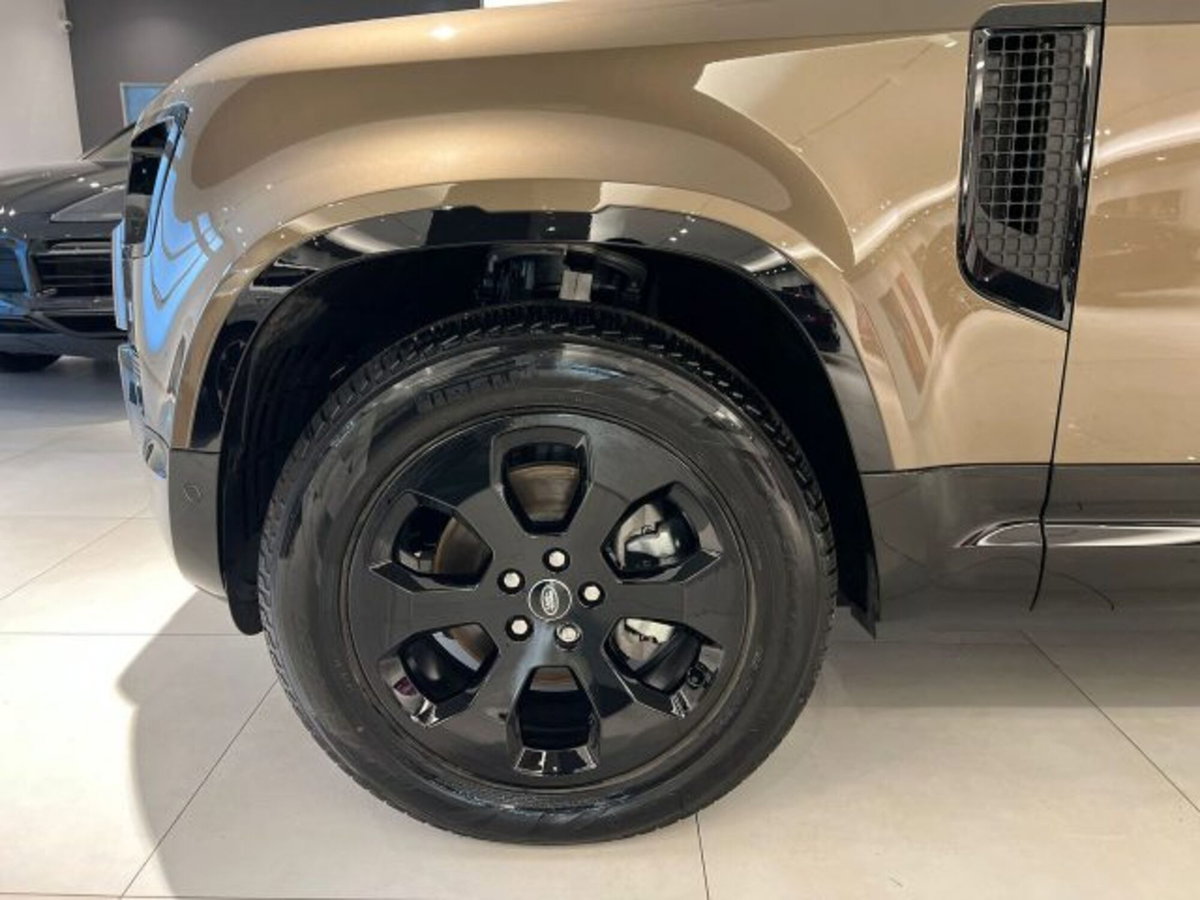 Land Rover Defender 110 3.0d i6 mhev X-Dynamic SE awd 200cv auto (8)