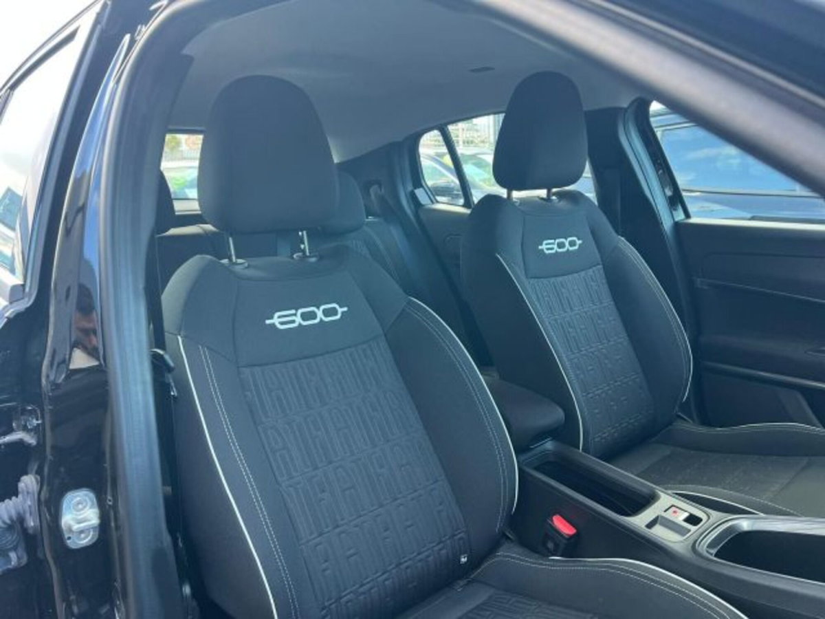 Fiat 600 1.2 hybrid Icon 145cv auto (11)