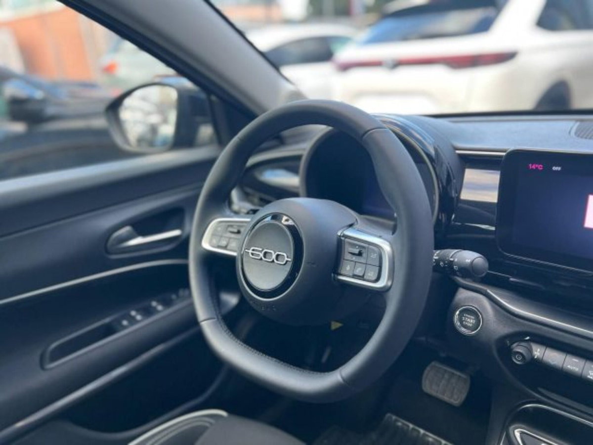 Fiat 600 1.2 hybrid Icon 145cv auto (13)