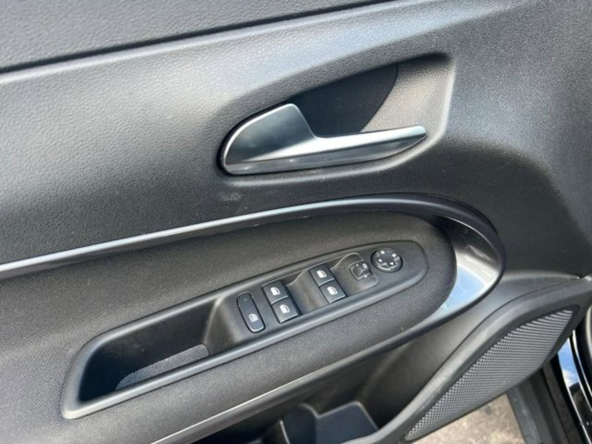 Fiat 600 1.2 hybrid Icon 145cv auto (7)