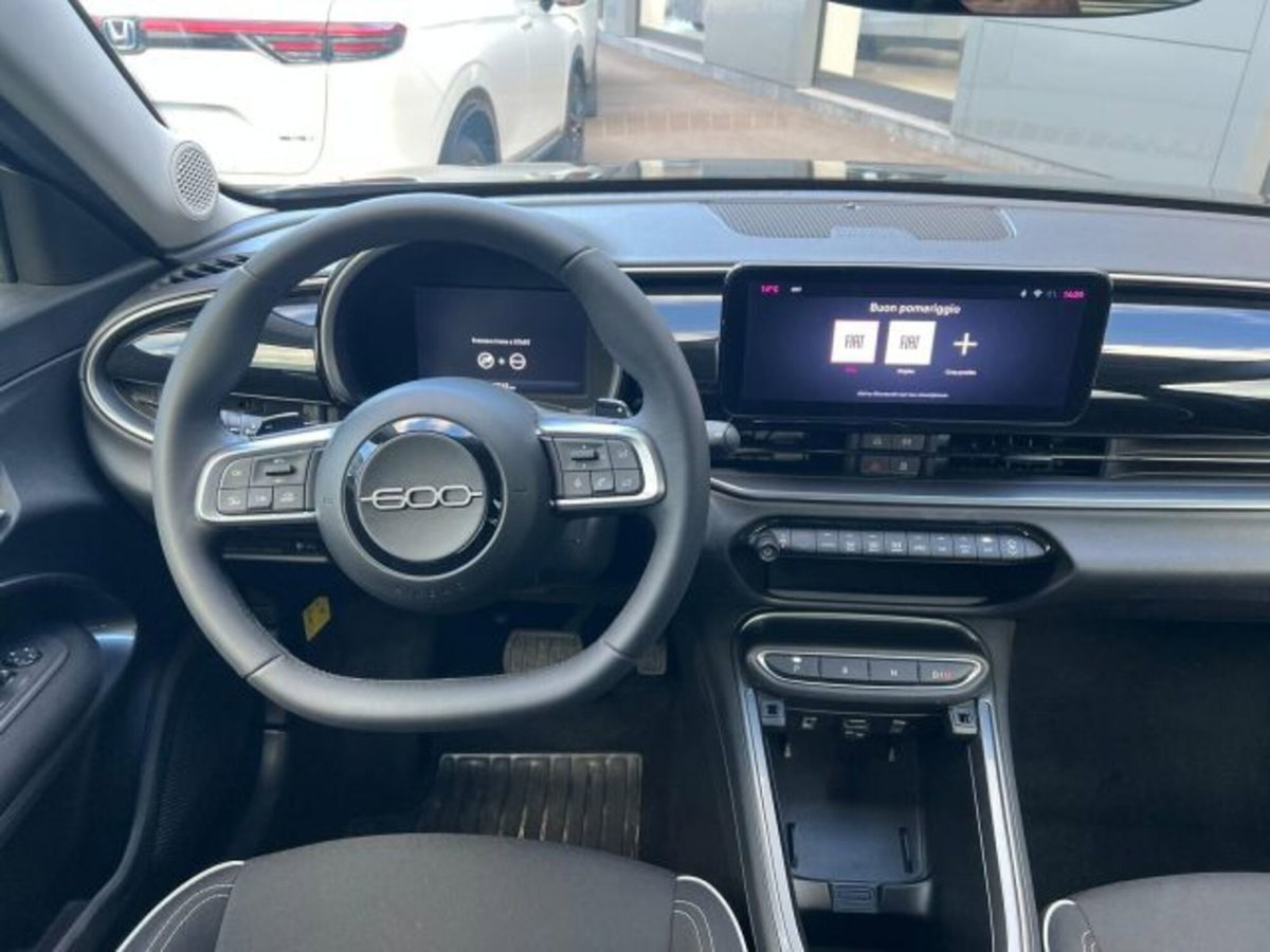 Fiat 600 1.2 hybrid Icon 145cv auto (9)