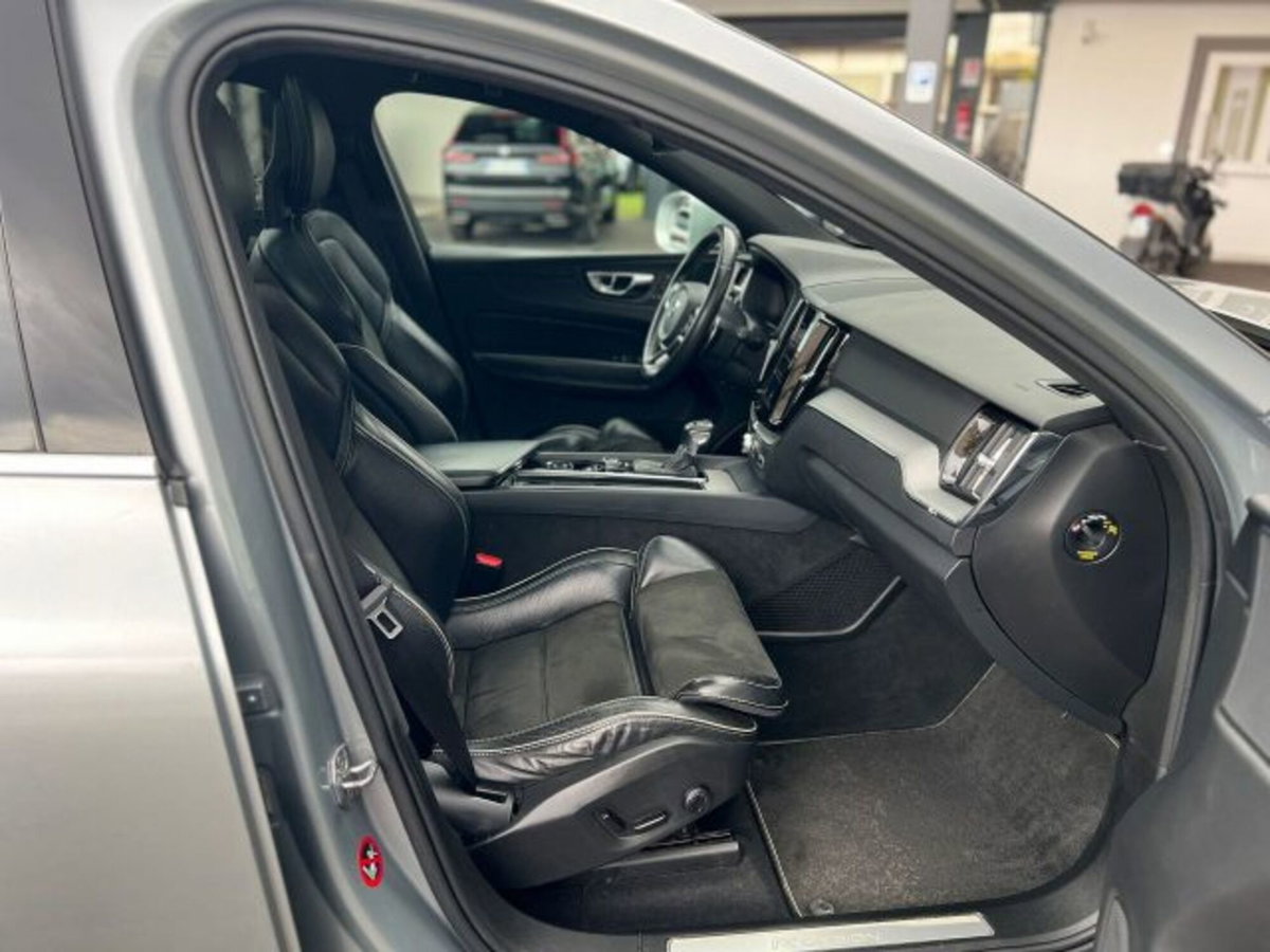 Volvo XC60 D4 Geartronic R-design (11)