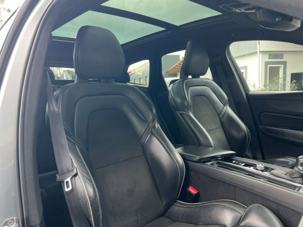 Volvo XC60 D4 Geartronic R-design (12)