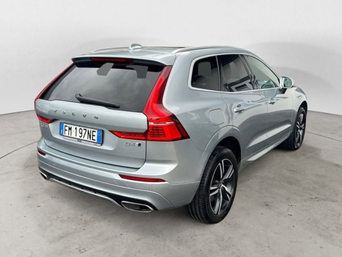Volvo XC60 D4 Geartronic R-design (3)