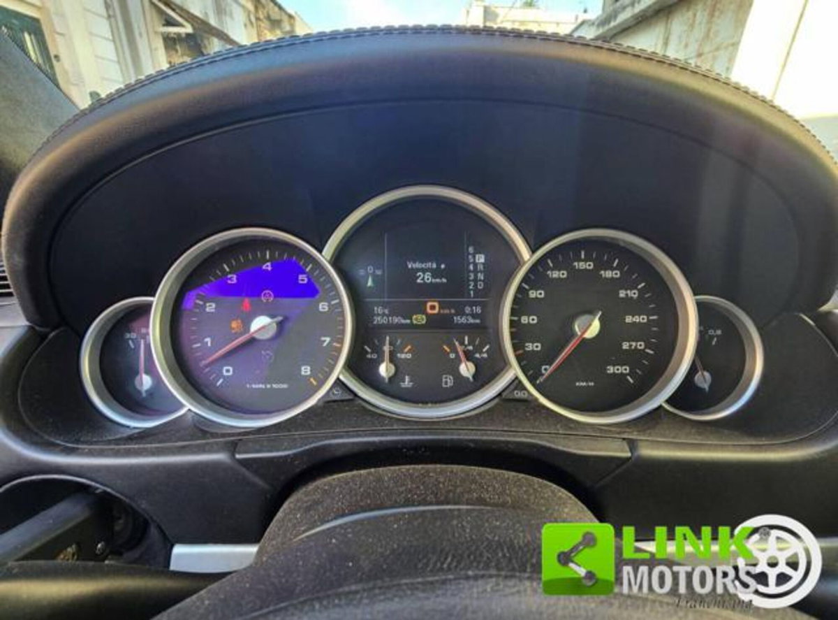 Porsche Cayenne 4.5 cat Turbo (13)