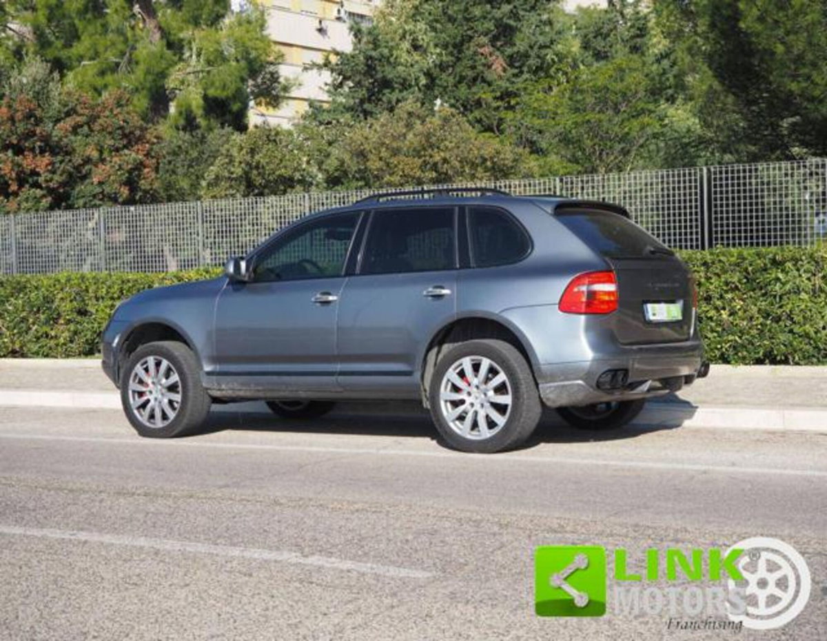 Porsche Cayenne 4.5 cat Turbo (2)