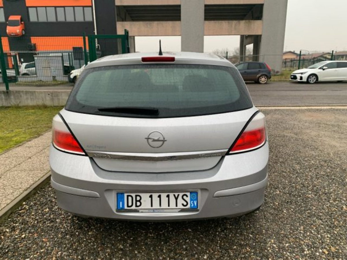 Opel Astra 1.6 16V Twinport 5 porte Club (6)