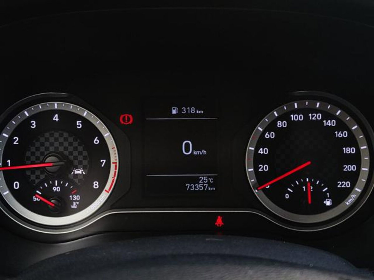 Hyundai i10 1.0 MPI Advanced (9)