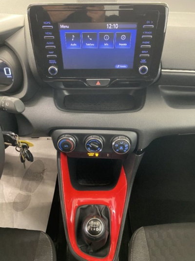 Toyota Yaris 1.0 5 porte Dynamic (12)