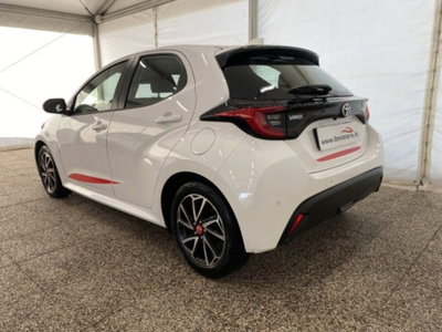Toyota Yaris 1.0 5 porte Dynamic (4)