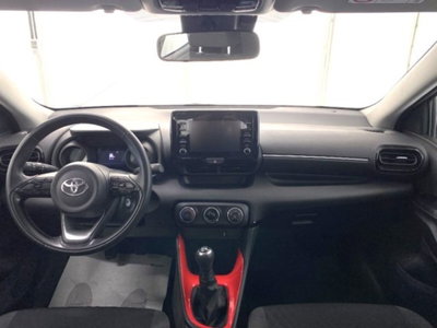 Toyota Yaris 1.0 5 porte Dynamic (8)