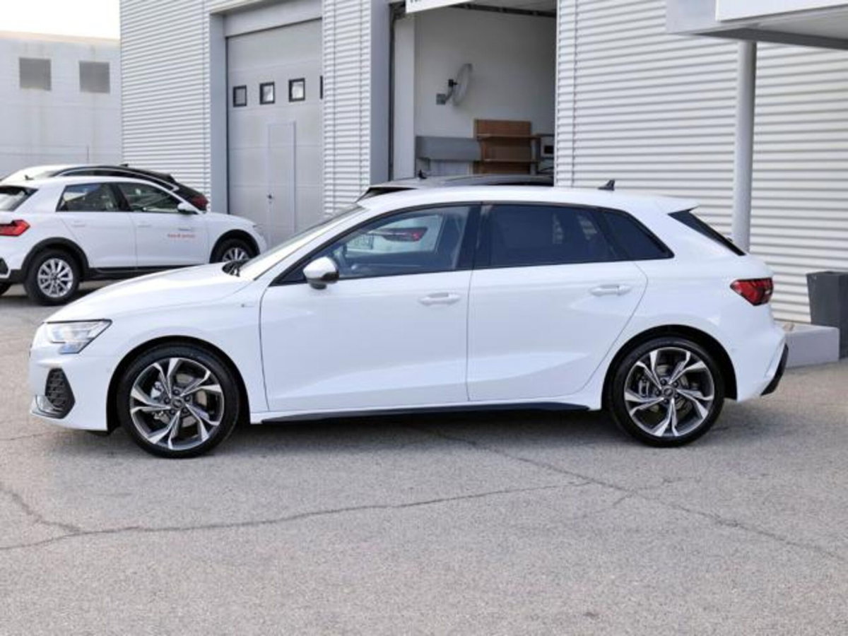 Audi A3 Sportback 2.0 tdi S line edition 150cv s-tronic (2)