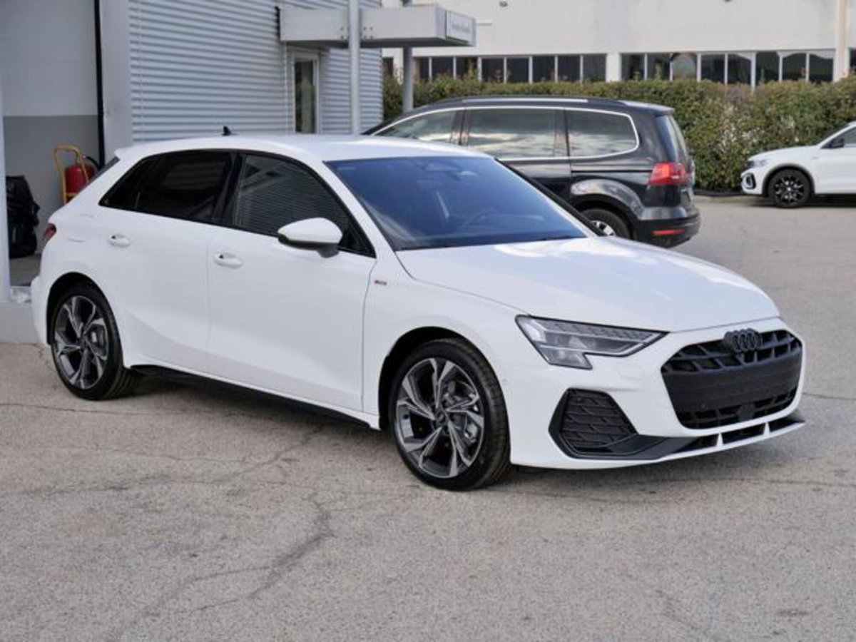 Audi A3 Sportback 2.0 tdi S line edition 150cv s-tronic (4)