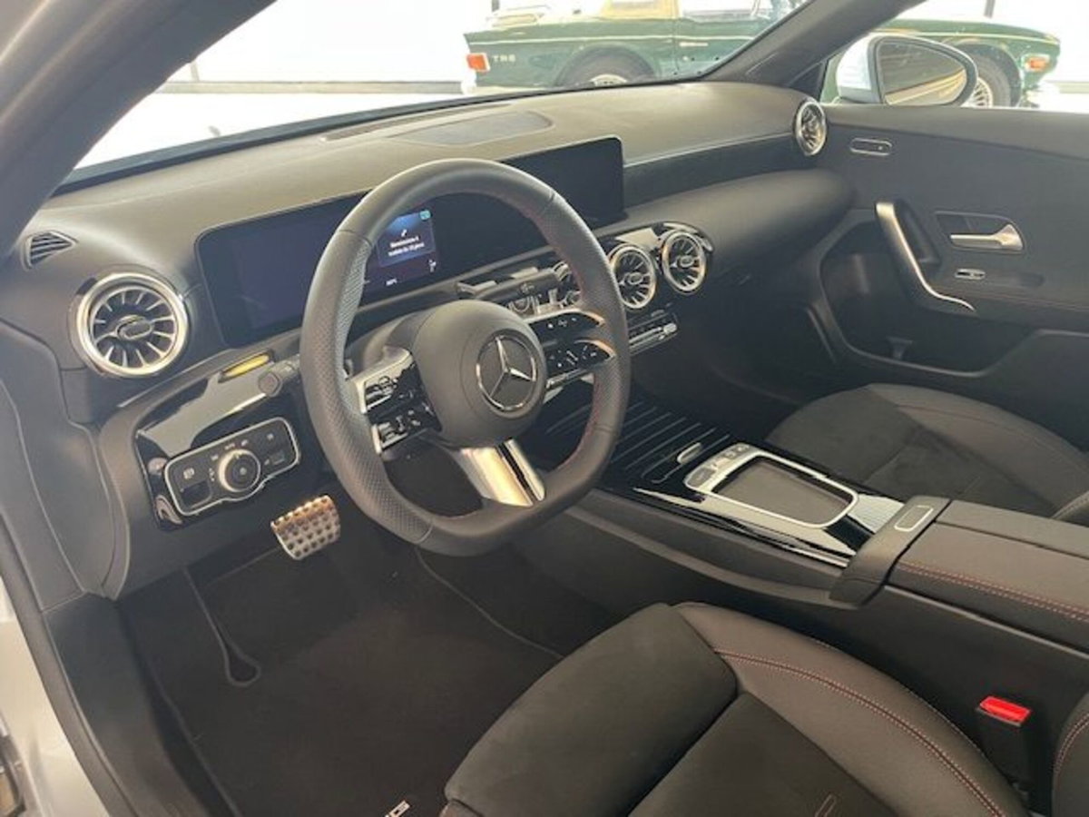 Mercedes-Benz Classe A Sedan 200 d AMG Line Premium Plus auto (10)