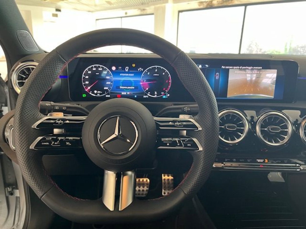 Mercedes-Benz Classe A Sedan 200 d AMG Line Premium Plus auto (14)